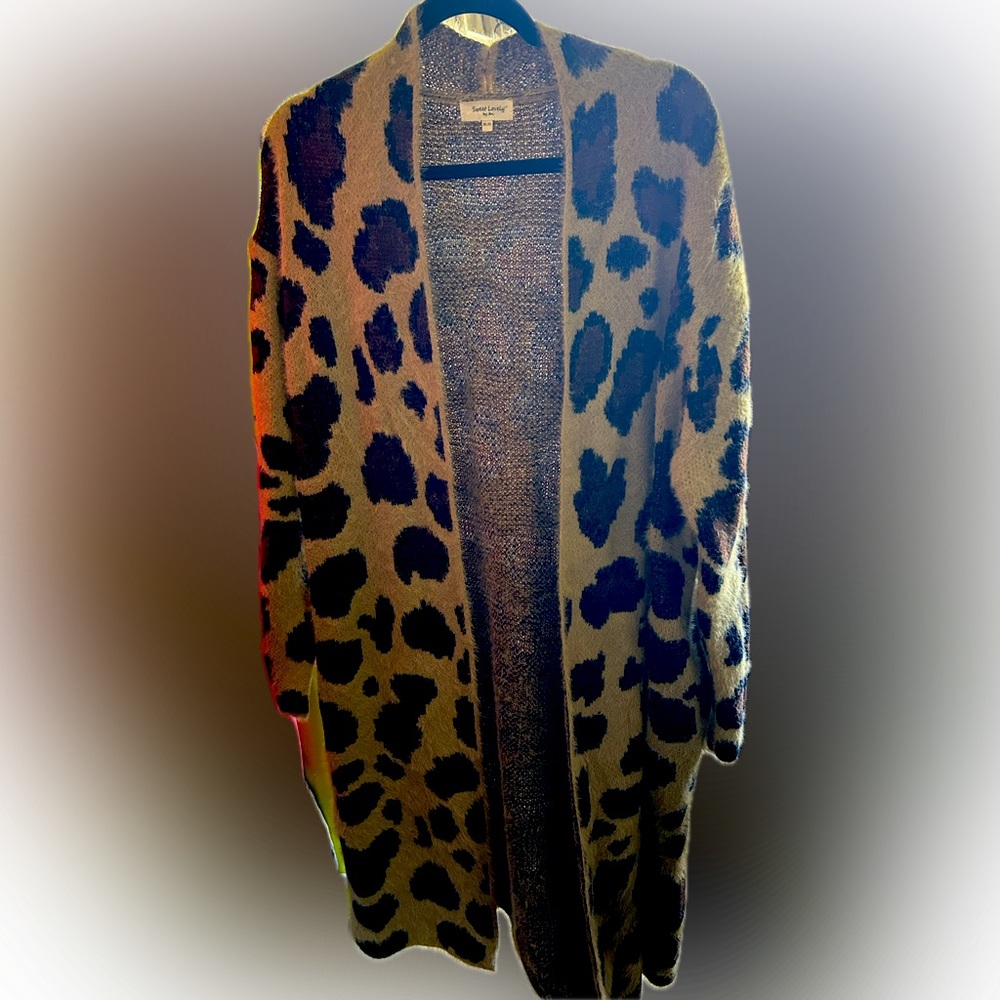 NWOTS Sweet lovely by Jen -Sweater( Duster) leopard print, open front.
